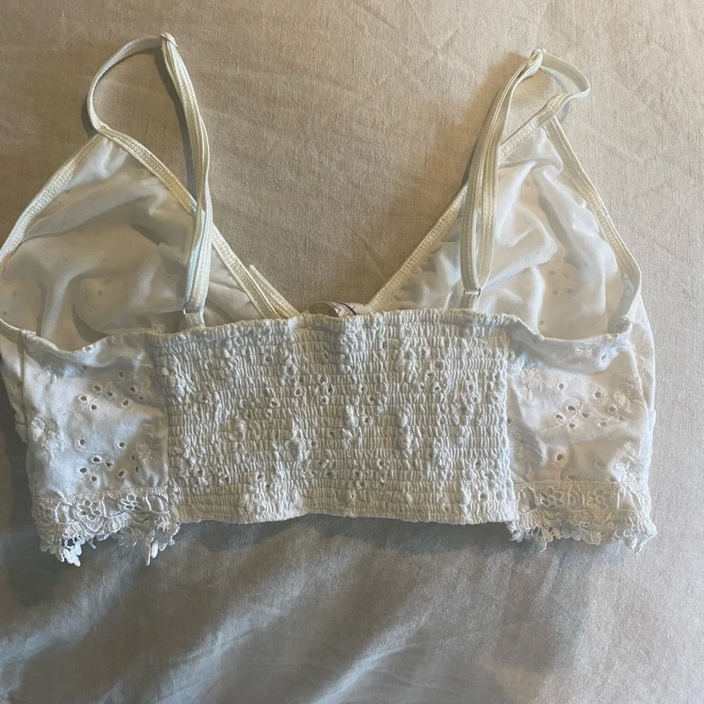 Free People size medium white lace bralette - Picture 3 of 3